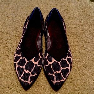Rothy’s Leopard print pointed flat